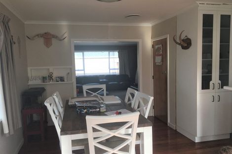 Photo of property in 8 Dover Road, St Andrews, Hamilton, 3200