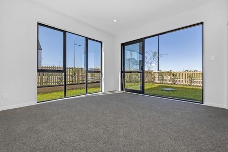 Photo of property in 77 Maungakaraka Road, Karaka, 2580