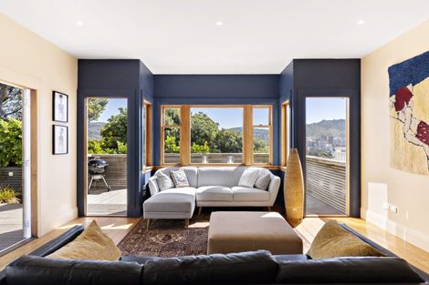 Photo of property in 10 Earls Terrace, Mount Victoria, Wellington, 6011