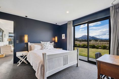 Photo of property in 4 Pounamu Avenue, Albert Town, Wanaka, 9305