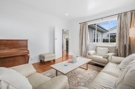 Photo of property in 192 Old Farm Road, Hamilton East, Hamilton, 3216