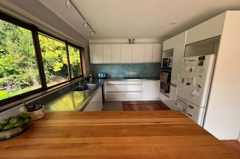 Photo of property in 42 Coroglen Avenue, Birkenhead, Auckland, 0626