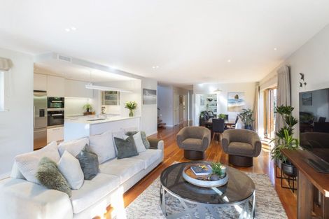 Photo of property in 18 College Avenue, Strowan, Christchurch, 8052