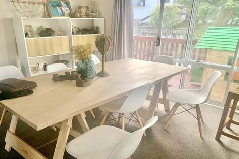 Photo of property in 58 Vintage Drive, Henderson, Auckland, 0612