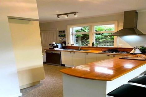 Photo of property in 16 Moana Road, Kelburn, Wellington, 6012