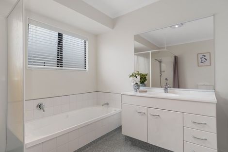 Photo of property in 2 Ranfurly Terrace, Pyes Pa, Tauranga, 3112