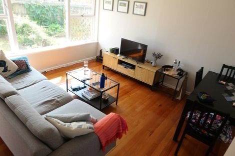 Photo of property in 2/34 Pupuke Road, Takapuna, Auckland, 0622
