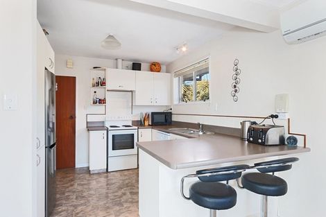 Photo of property in 6 Radbrook Street, Avonhead, Christchurch, 8042