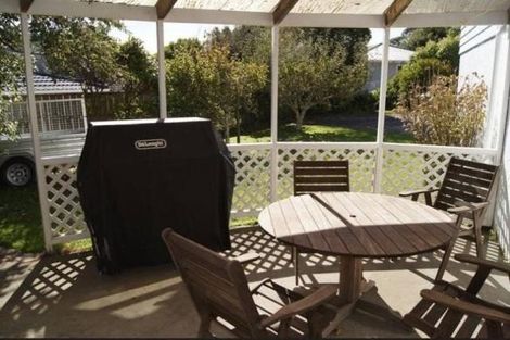 Photo of property in 16b Saint Edmund Crescent, Tawa, Wellington, 5028