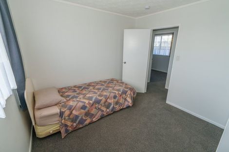 Photo of property in 33 Tiller Close, Kelvin Grove, Palmerston North, 4414
