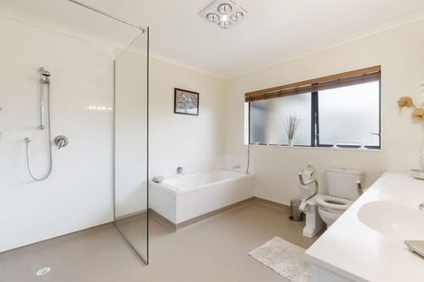 Photo of property in 47 Rutherford Drive, Waikanae Beach, Waikanae, 5036