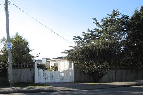 Photo of property in 49 Menin Road, Raumati South, Paraparaumu, 5032