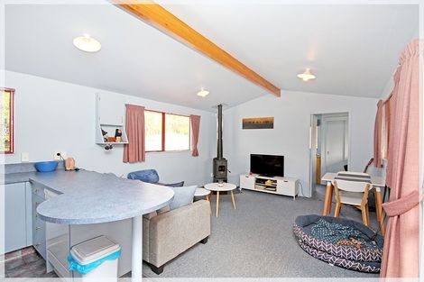 Photo of property in 17 Aru Street, Tangimoana, 4822