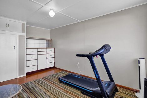 Photo of property in 74 Riemenschneider Street, Manaia, 4612