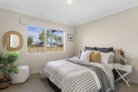 Photo of property in 15 Emery Place, Papamoa Beach, Papamoa, 3118