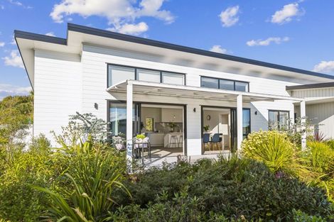 Photo of property in 12 Takahe Drive, Paraparaumu Beach, Paraparaumu, 5032