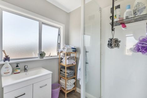 Photo of property in 22 Cook Street, Marfell, New Plymouth, 4310