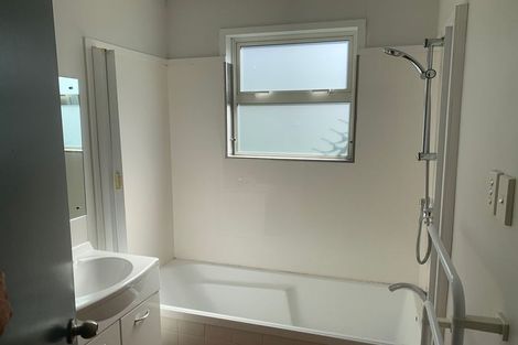 Photo of property in 2 Narbada Crescent, Khandallah, Wellington, 6035