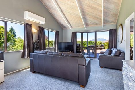 Photo of property in 18 Cherry Lane, Acacia Bay, Taupo, 3330