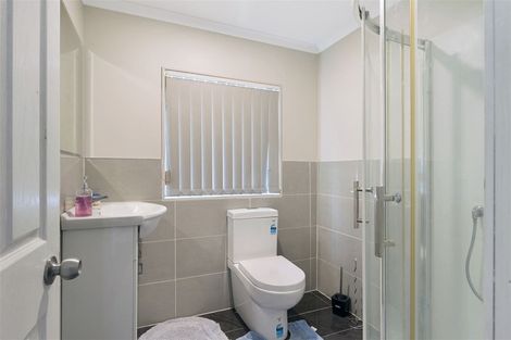 Photo of property in 24 Gordon Stanley Drive, Massey, Auckland, 0614