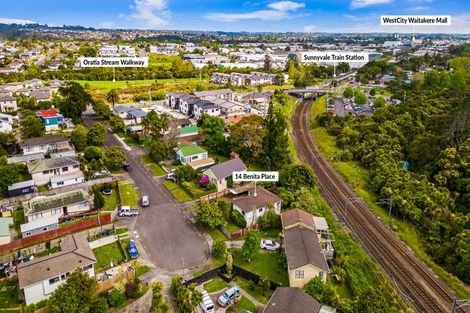 Photo of property in 14 Benita Place, Sunnyvale, Auckland, 0612