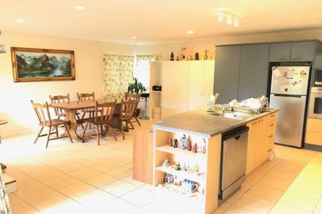 Photo of property in 33a Oakwood Grove, Eastern Beach, Auckland, 2012