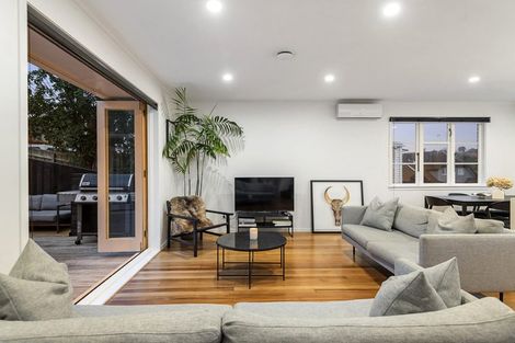 Photo of property in 1/15 Rodney Road, Northcote Point, Auckland, 0627