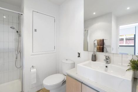 Photo of property in Halsey Apartments At Lighter Quay, 506/77 Halsey Street, Auckland Central, Auckland, 1010