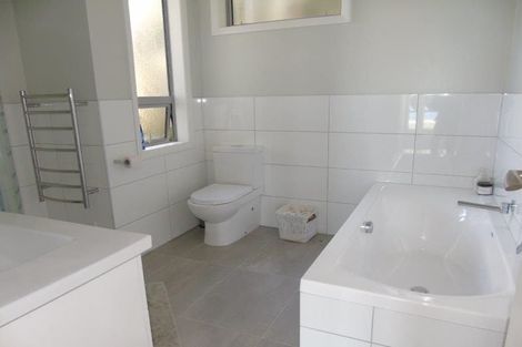 Photo of property in 118a Nicholson Road, Khandallah, Wellington, 6035