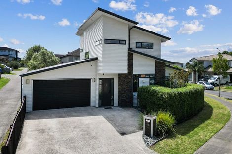 Photo of property in 22 Midhurst Avenue, Henderson, Auckland, 0612