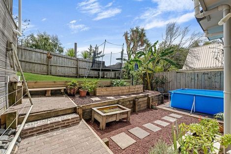 Photo of property in 120b Triangle Road, Massey, Auckland, 0614