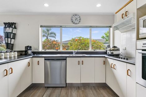 Photo of property in 687 Gloucester Road, Papamoa Beach, Papamoa, 3118