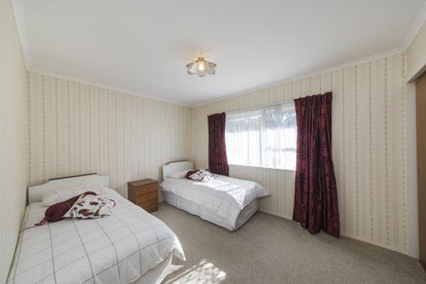 Photo of property in 8 Edgecombe Court, Roslyn, Palmerston North, 4414