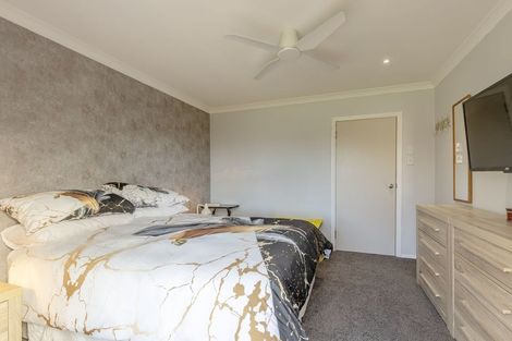 Photo of property in 31 Parerohi Grove, Kuratau, Turangi, 3381