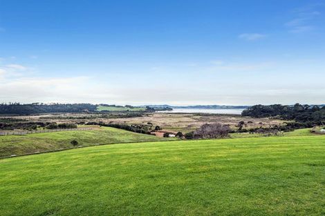 Photo of property in 137 Tuparekura Road, South Head, Helensville, 0874