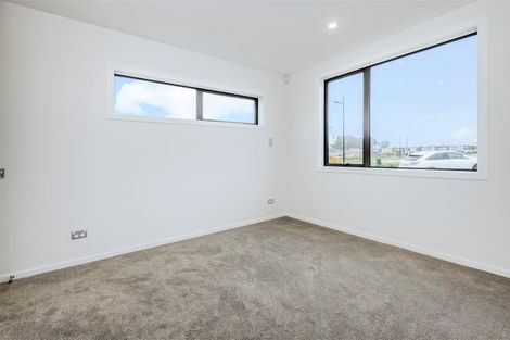 Photo of property in 22 Clayden Shuttleworth Street, Papakura, 2110