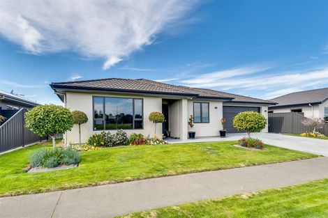 Photo of property in 34 Orotu Drive, Poraiti, Napier, 4112