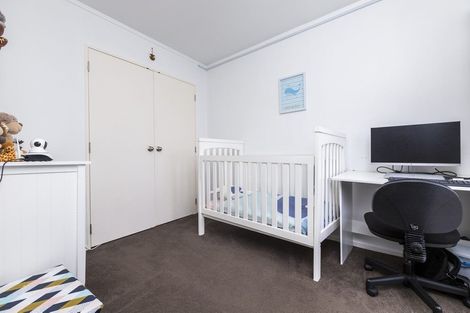 Photo of property in The Haven, 12/120 Beach Haven Road, Beach Haven, Auckland, 0626