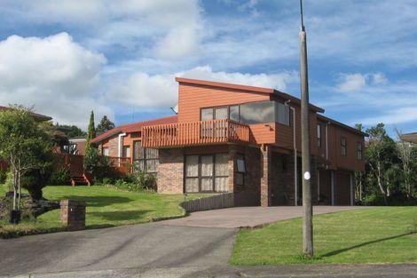 Photo of property in 10 Kincraig Place, Highland Park, Auckland, 2010