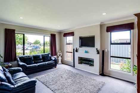 Photo of property in 15 Milford Place, Poraiti, Napier, 4112