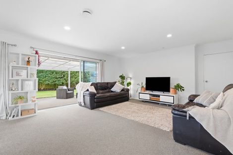 Photo of property in 8 Evergreen Glade, Papamoa Beach, Papamoa, 3118