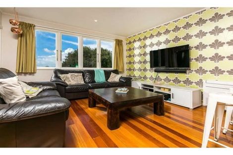 Photo of property in 100 Lincoln Park Avenue, Massey, Auckland, 0614