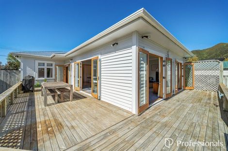Photo of property in 18 Birdwood Road, Waterloo, Lower Hutt, 5011