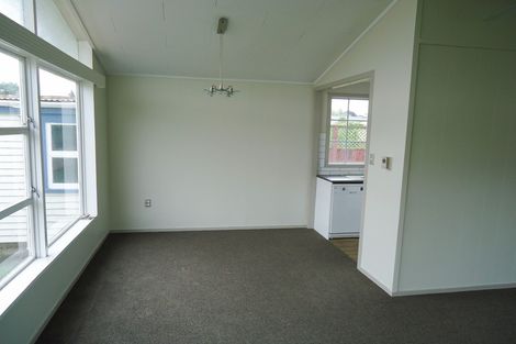 Photo of property in 6 Karaka Street, Inglewood, 4330