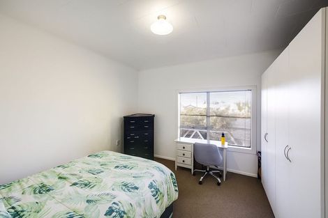 Photo of property in 2 Avondale Road, Taradale, Napier, 4112