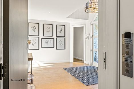 Photo of property in 26 Sandpiper Avenue, Point Wells, 0986