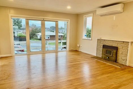 Photo of property in 29 Sylvan Crescent, Te Atatu South, Auckland, 0610