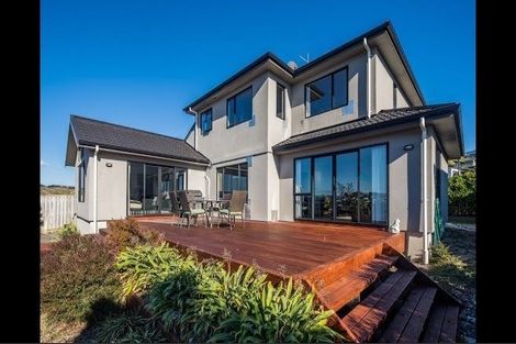 Photo of property in 14 Aoraki Rise, Aotea, Porirua, 5024