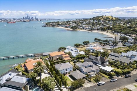 Photo of property in 28 Jubilee Avenue, Devonport, Auckland, 0624
