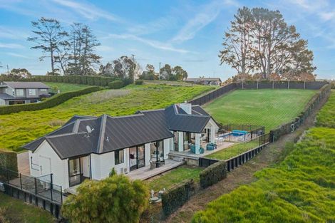 Photo of property in 72 Vaughans Road, Long Bay, Albany, 0792